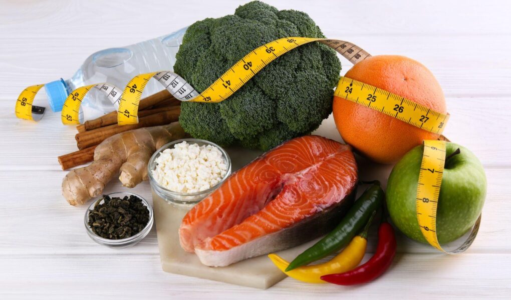 Imagem de legumes verduras e salmão